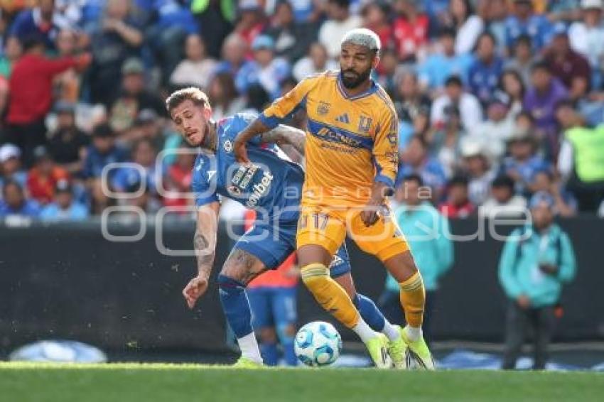 FÚTBOL . CRUZ AZUL VS TIGRES