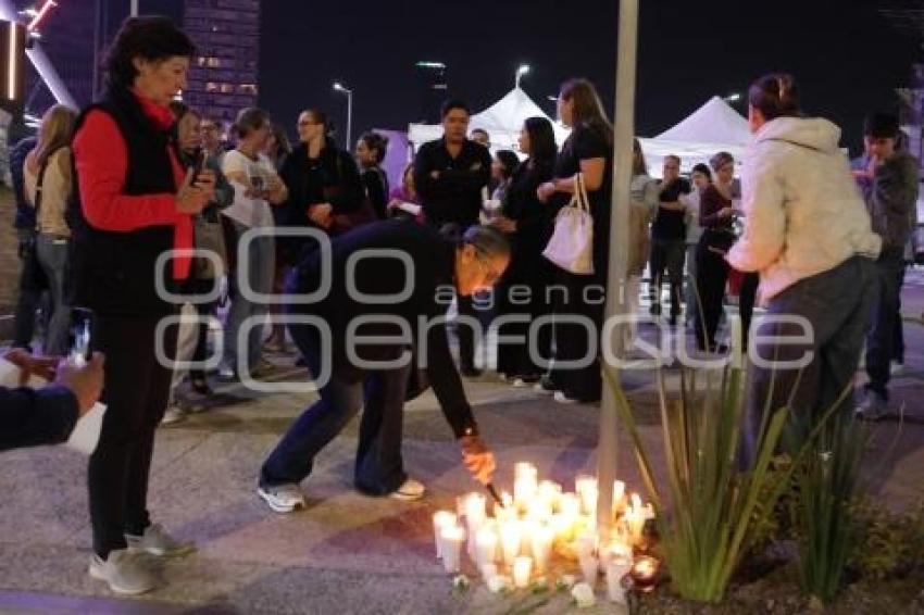 HOMENAJE . SALA EL DESPECHO