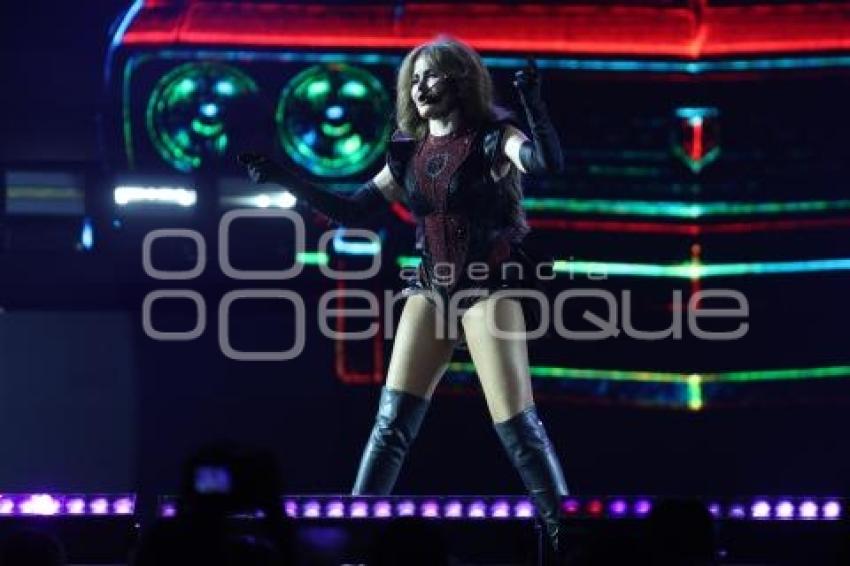 CONCIERTO . GLORIA TREVI