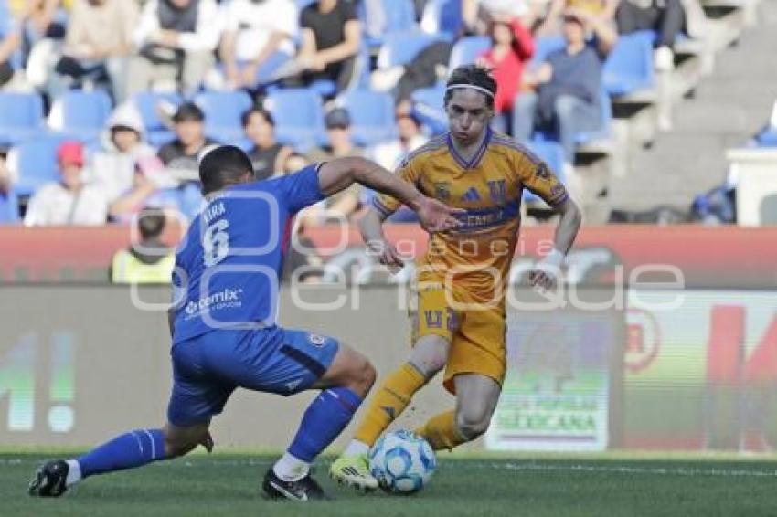 FÚTBOL . CRUZ AZUL VS TIGRES