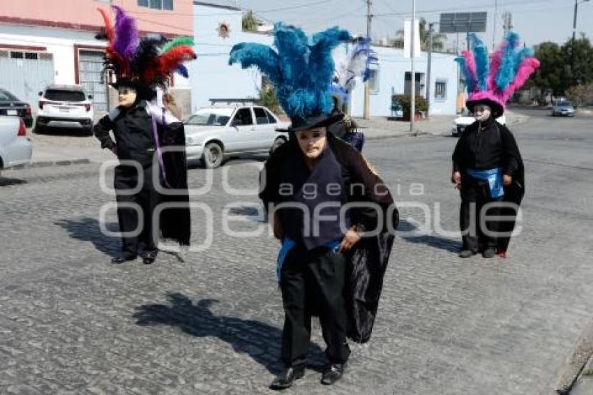 BARRIO EL ALTO . HUEHUES
