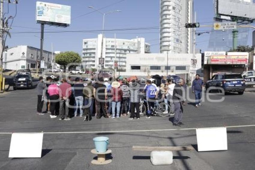 MANIFESTACIÓN . BULEVAR NIÑO POBLANO 
