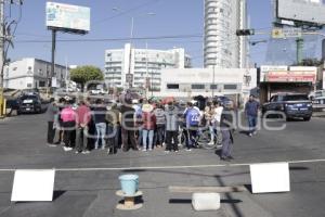 MANIFESTACIÓN . BULEVAR NIÑO POBLANO 