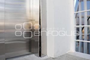 VÍA ATLIXCÁYOTL . PUENTE PEATONAL