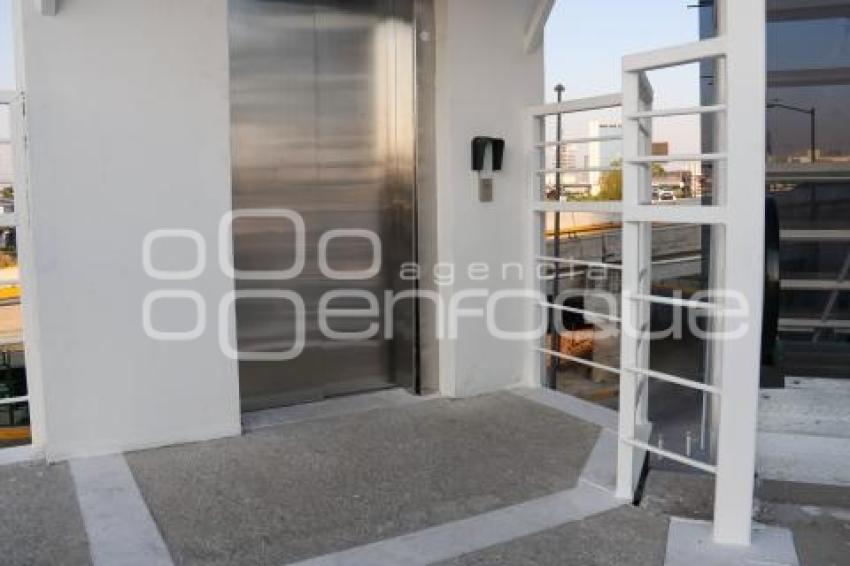 VÍA ATLIXCÁYOTL . PUENTE PEATONAL