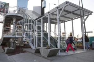 VÍA ATLIXCÁYOTL . PUENTE PEATONAL