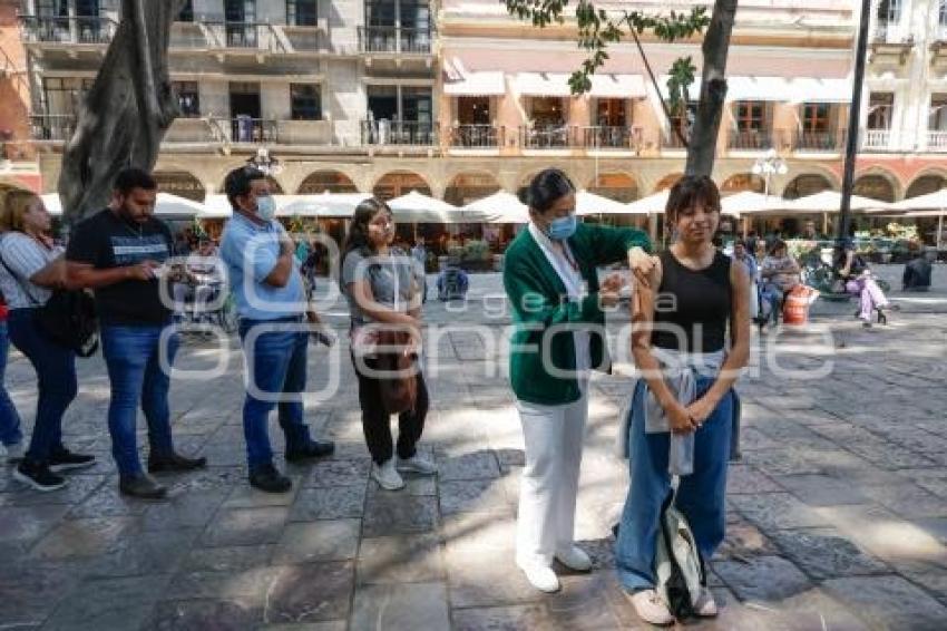 ZÓCALO . CAMPAÑA DE VACUNACIÓN