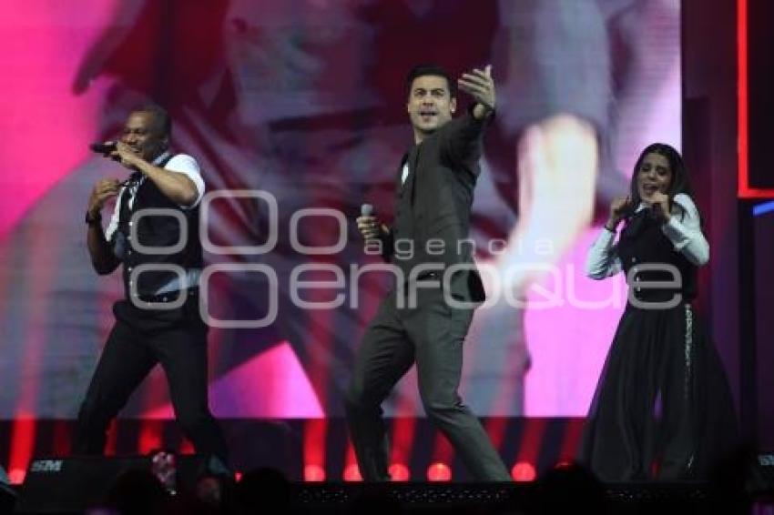 CONCIERTO . CARLOS RIVERA