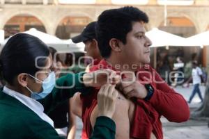ZÓCALO . CAMPAÑA DE VACUNACIÓN