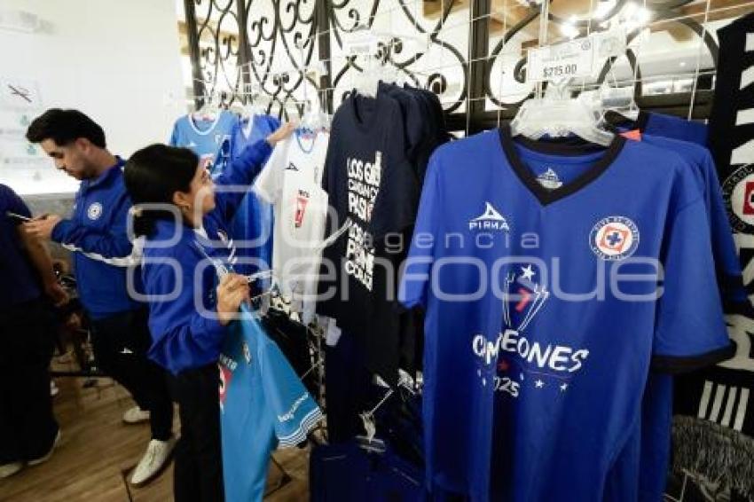 CRUZ AZUL . CONVIVENCIA