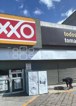 CIERRE DE OXXO