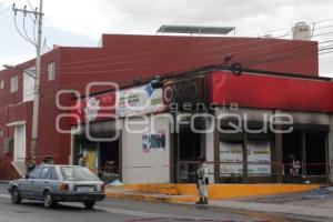 VANDALISMO OXXO . CLAVIJERO