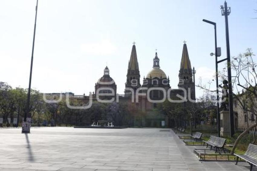 GUADALAJARA . CALLES VACÍAS
