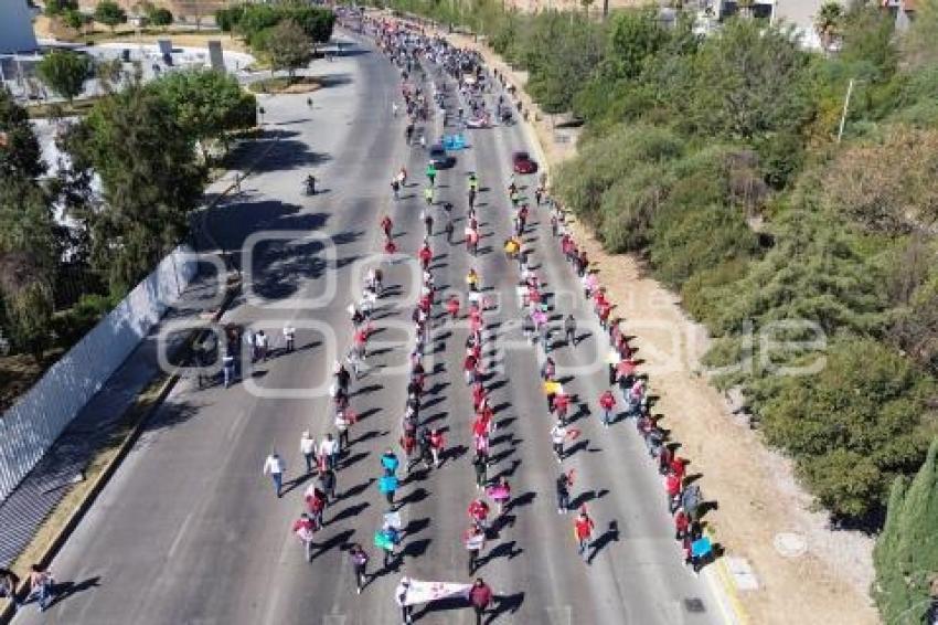MANIFESTACIÓN 28 DE OCTUBRE . VÍA ATLIXCÁYOTL