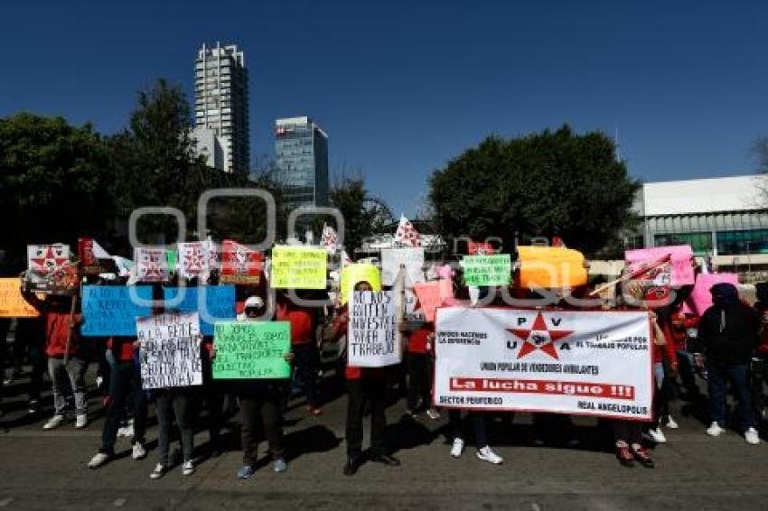 MANIFESTACIÓN 28 DE OCTUBRE . VÍA ATLIXCÁYOTL