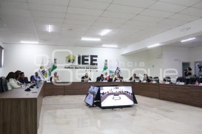 IEE . SESIÓN ORDINARIA