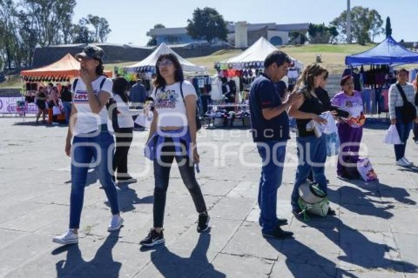 CARRERA POR LAS MUJERES . ENTREGA DE KITS