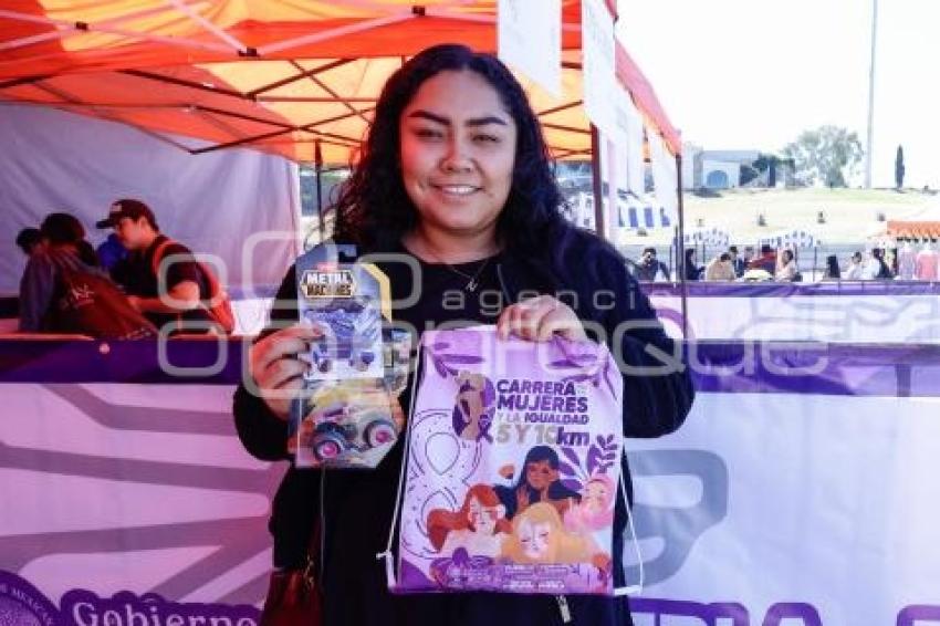 CARRERA POR LAS MUJERES . ENTREGA DE KITS