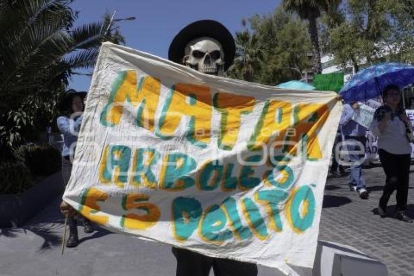 MANIFESTACIÓN . AMBIENTALISTASA