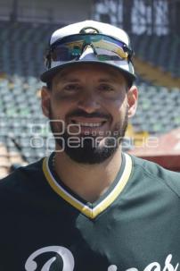 BÉISBOL . ENTRENAMIENTO PERICOS 