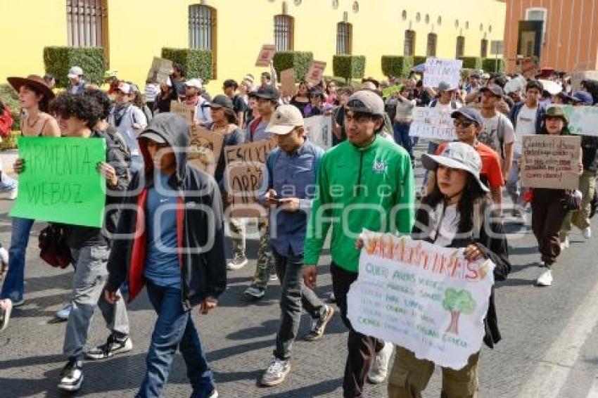 MANIFESTACIÓN . AMBIENTALISTAS