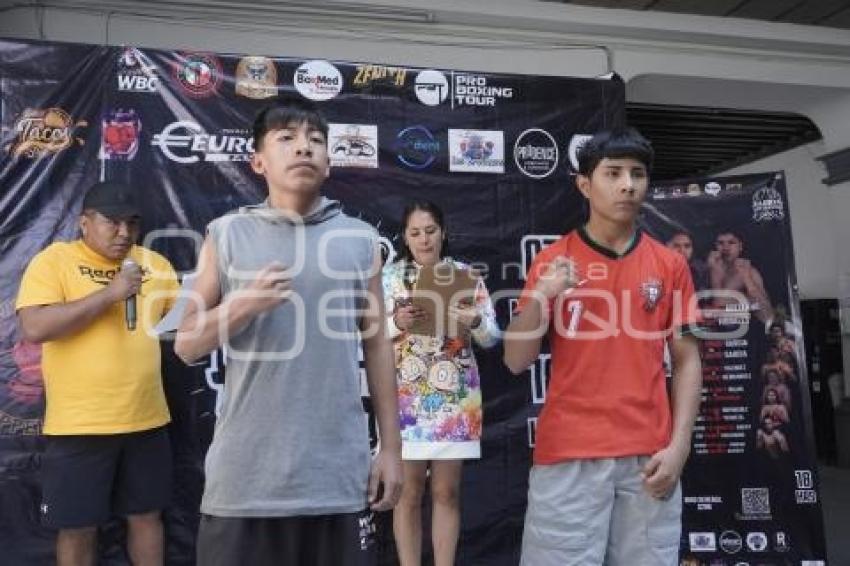 GLORIA EN EL RING . CEREMONIA DE PESAJE