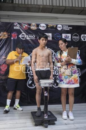 GLORIA EN EL RING . CEREMONIA DE PESAJE