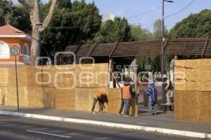 PASEO BRAVO . TABLONES