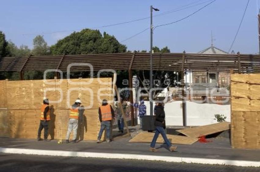 PASEO BRAVO . TABLONES