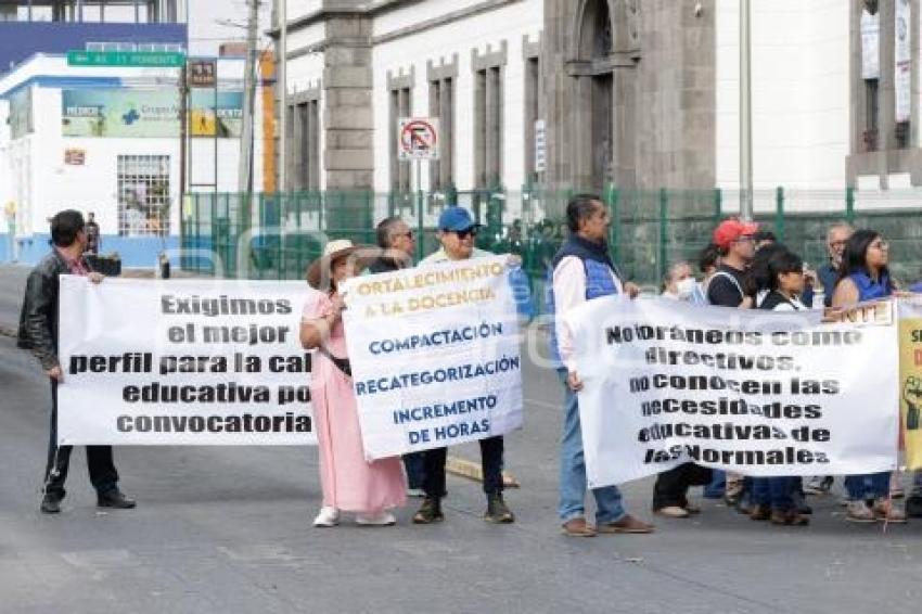 MANIFESTACIÓN  . DOCENTES SNTE 51