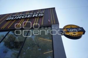 TLAXCALA . FILAS CARL’S JR