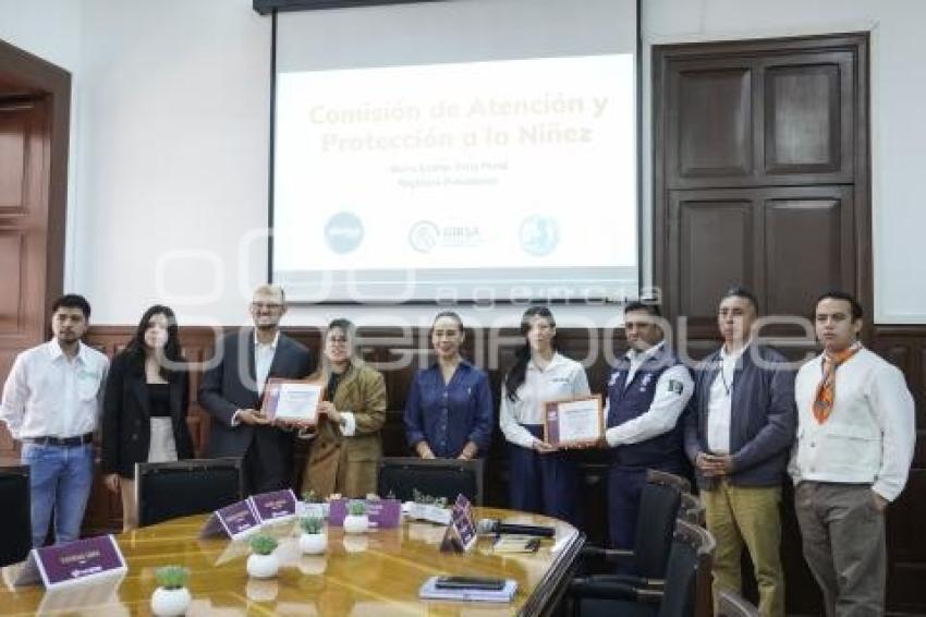 AYUNTAMIENTO . ENTREGA DE CENTROS DE CARGA