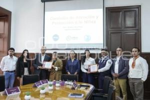 AYUNTAMIENTO . ENTREGA DE CENTROS DE CARGA