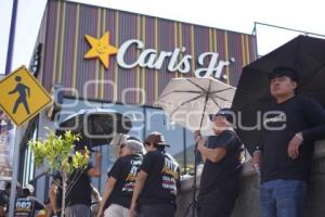 TLAXCALA . FILAS CARL’S JR