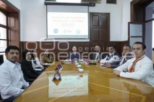 AYUNTAMIENTO . ENTREGA DE CENTROS DE CARGA