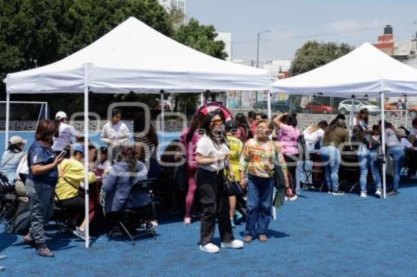 CARRERA MUJERES IMPARABLES  . KITS