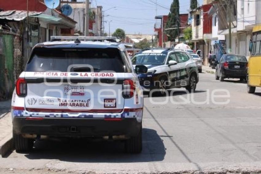 POLICÍA . RIÑA