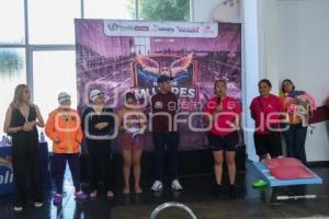 AYUNTAMIENTO . NADO DE MUJERES IMPARABLES