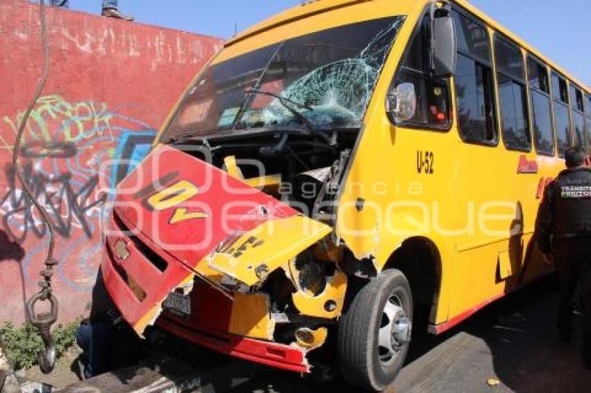 TRANSPORTE PÚBLICO . CHOQUE