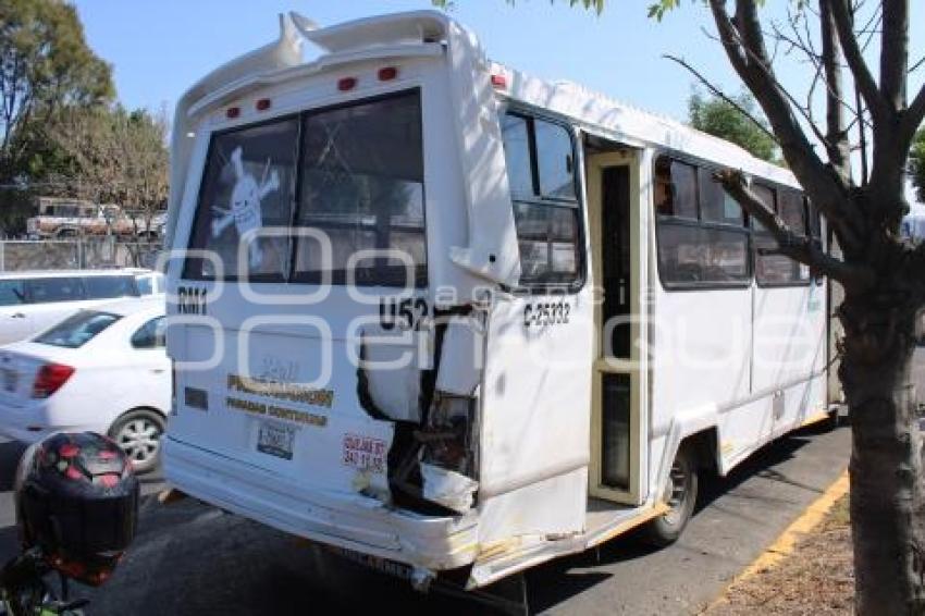 TRANSPORTE PÚBLICO . CHOQUE