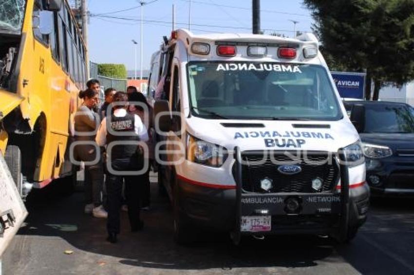 TRANSPORTE PÚBLICO . CHOQUE