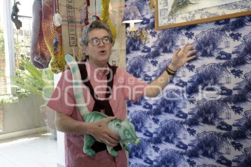 ARTISTA ROBERT SMITH