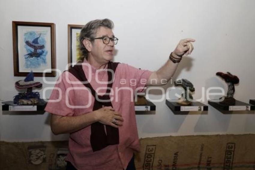 ARTISTA ROBERT SMITH